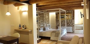 Habitación doble superior (Molinara) | Escritorio, insonorización, wifi gratis y ropa de cama