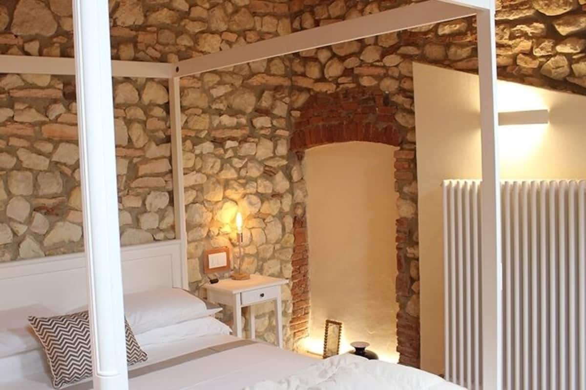 Suite (Rondinella) | Desk, soundproofing, WiFi (free), bed sheets