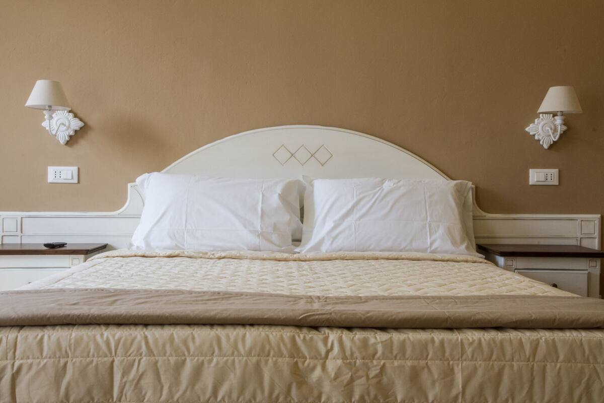 Zimmersafe, individuell dekoriert, individuell eingerichtet