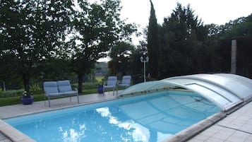 Seasonal outdoor pool, sun loungers