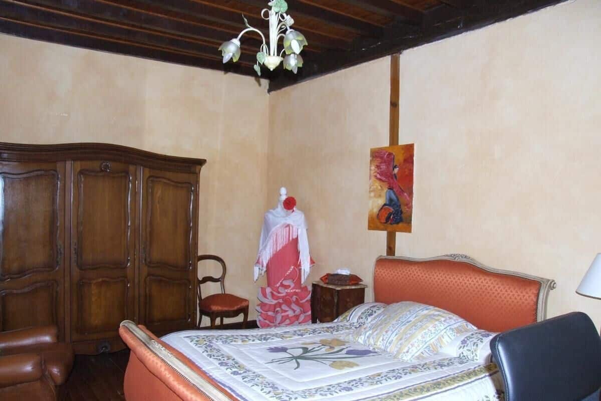 Double Room | Individually decorated, individually furnished, desk, cribs/infant beds