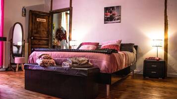 Individually decorated, individually furnished, desk, cots/infant beds