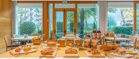 Desayuno buffet incluido todos los días