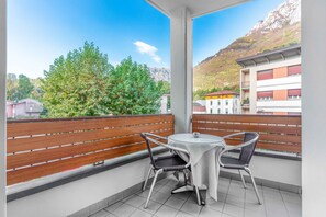 Classic Double or Twin Room | Terrace/patio