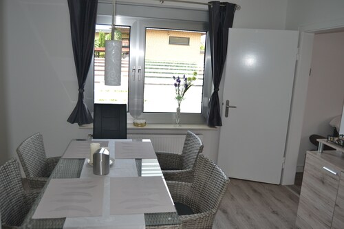 Holiday house with terrace just 7 km from Heide Park