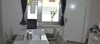 Holiday house with terrace just 7 km from Heide Park