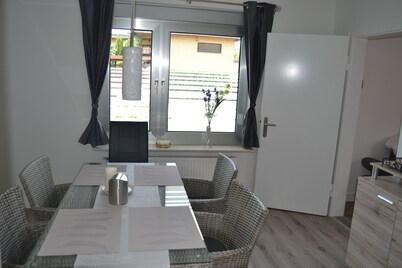 Holiday house with terrace just 7 km from Heide Park