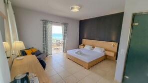 Habitación doble, vista al mar | Cunas gratuitas, wifi gratis y ropa de cama 
