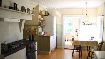 Hus - 3 sovrum | Eget kök | Stort kylskÄp, ugn, spishÀll och kaffe- och tebryggare