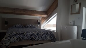 3 bedrooms, iron/ironing board, WiFi