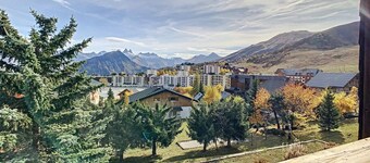 Duplex 150mÂČ, 10 pax, near slopes, fully equipped chalet