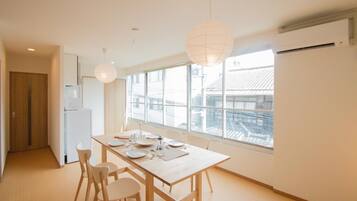 Family Apartment | In-room dining