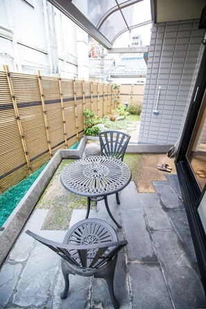 House, 5 Bedrooms | Terrace/patio - Free Parking House Shin-Osaka (Osaka)