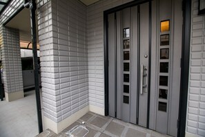 Property entrance - Free Parking House Shin-Osaka (Osaka)