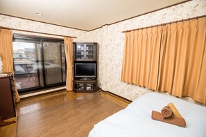 House, 5 Bedrooms - Free Parking House Shin-Osaka (Osaka)