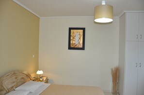 3 bedrooms, iron/ironing board, travel crib, WiFi