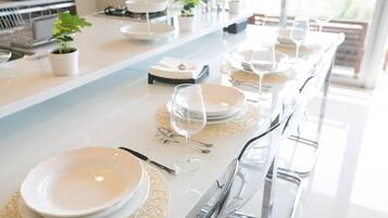 Apartment, 3 Bedrooms | Private kitchen | Fridge, microwave, stovetop, electric kettle