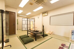 House, 4 Bedrooms | Living area | Flat-screen TV - Roof top House Benten USJ (Osaka)