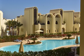 Outdoor pool, a heated pool - One bedroom "Beach Haven" in 5-stars resort with pool and private beach (Sahl Hasheesh)