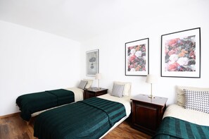 Iron/ironing board, free WiFi, bed sheets - A Place Like Home Apartamenty Wiewiorcza (Gdansk)