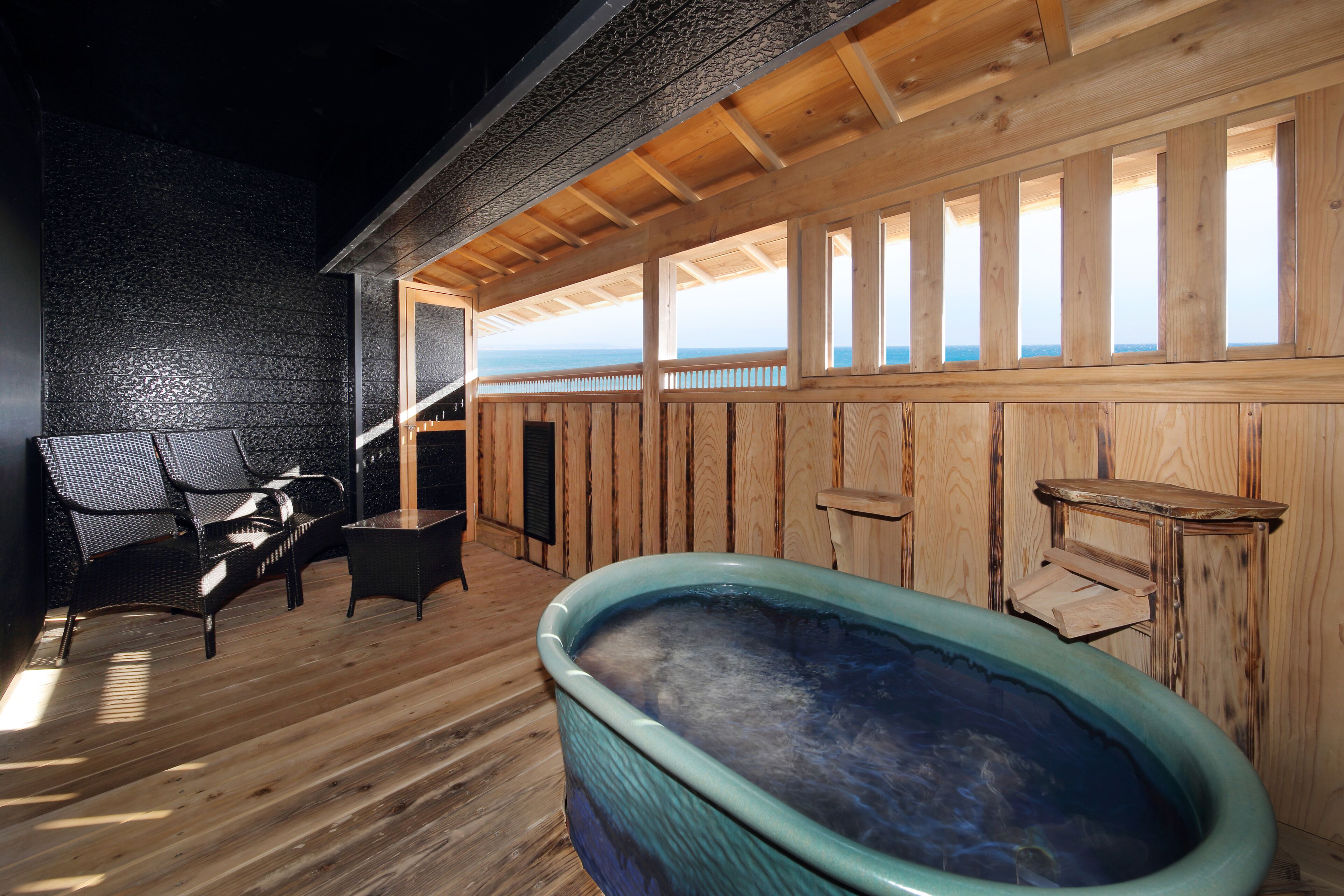 indoor spa tub