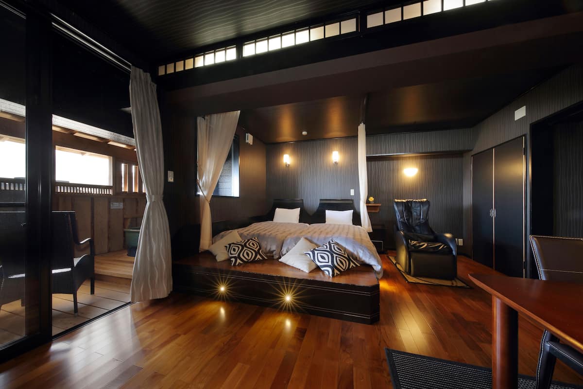 run of house with open-air bath | 1 bedroom, free wifi