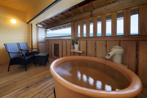 Indoor spa tub