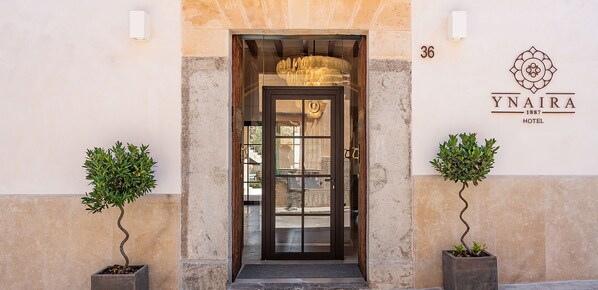 Property entrance - Ynaira Hotel & Spa (Ariany)