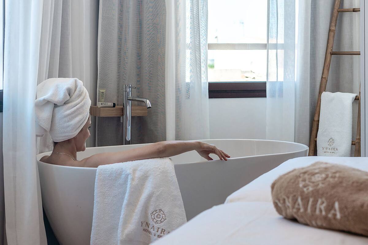 Superior Double Room | Deep soaking bathtub