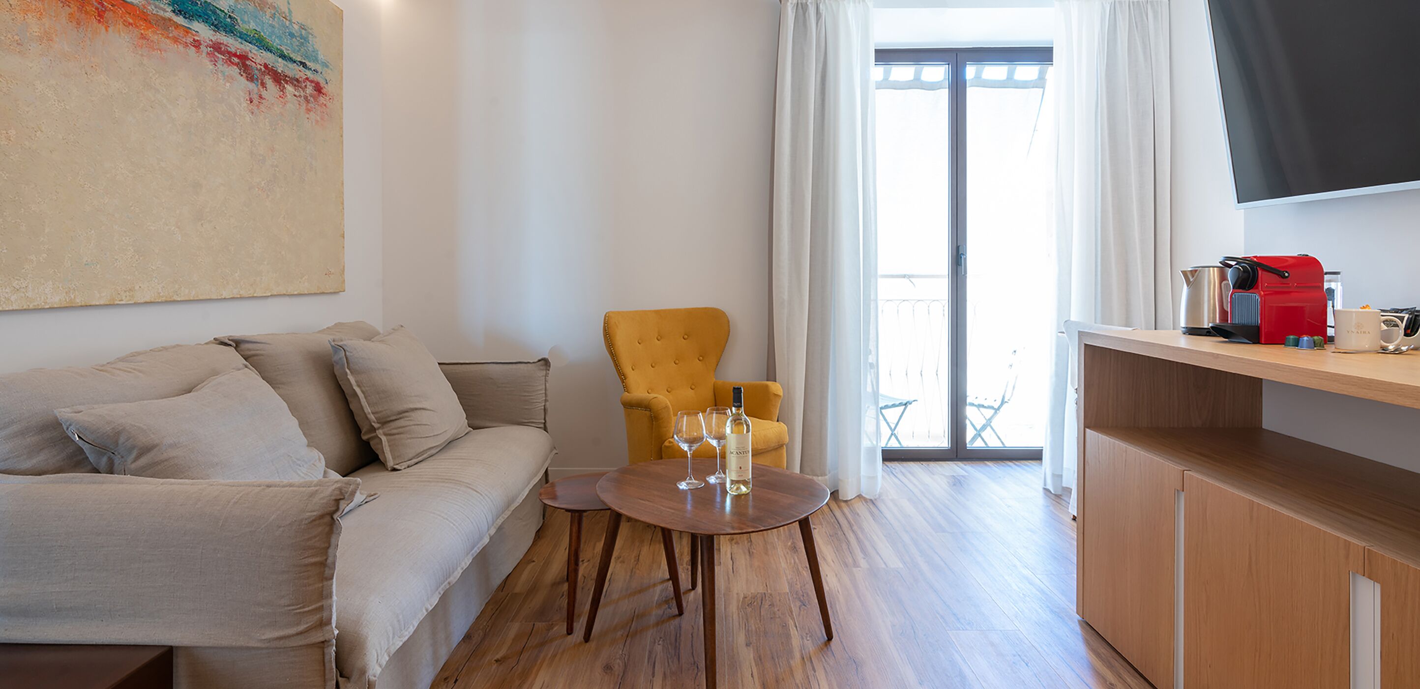 suite, terrace (jacuzzi) | 1 bedroom, premium bedding, memory-foam beds, in-room safe