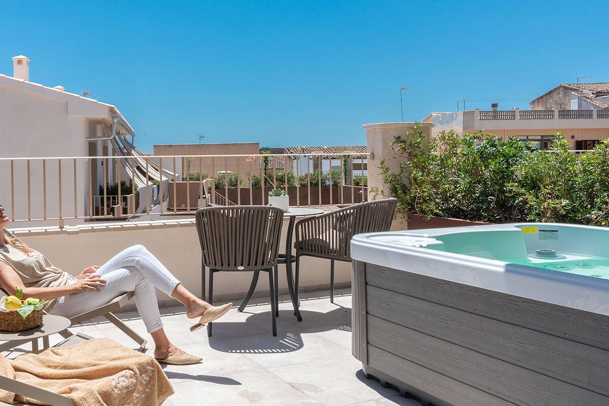 Deluxe Double Room, Terrace | Premium bedding, memory foam beds, in-room safe, desk