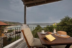 Comfort Studio | Terrace/patio - Villa Georgia Kalyves (Apokoronas)