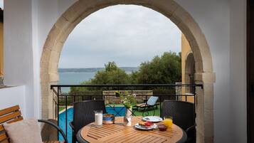 Classic Apartment, 1 Bedroom | Beach/ocean view