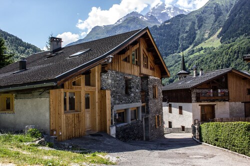 New apartment, 3 stars, sleeps 4, in authentic Savoyard chalet