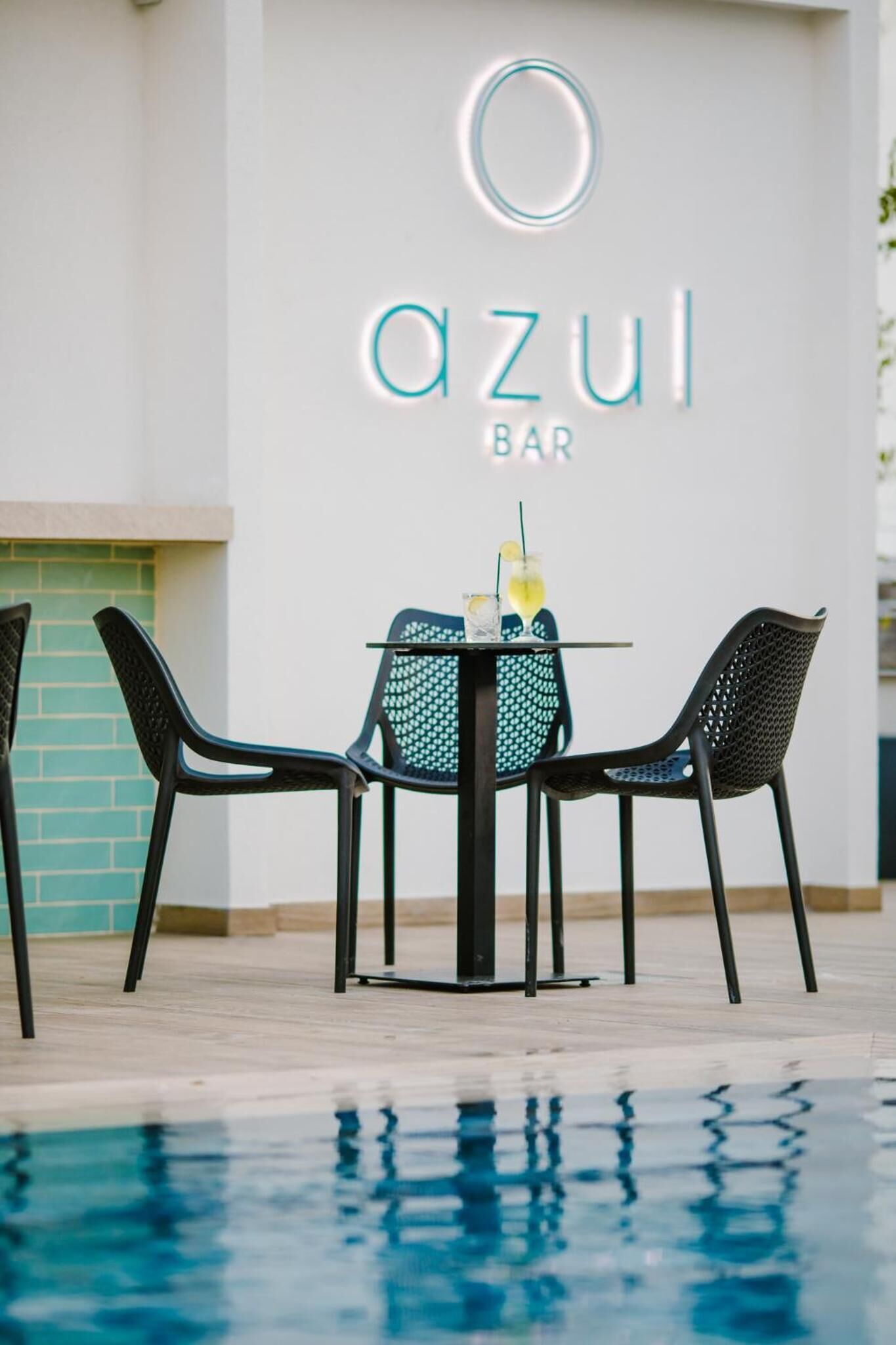 seasonal outdoor pool, open 8:00 am to 6:30 pm, pool umbrellas