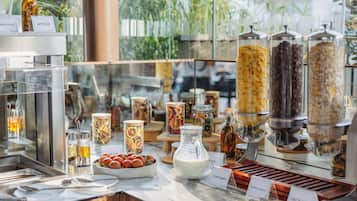 Desayuno buffet todos los días (con cargo)