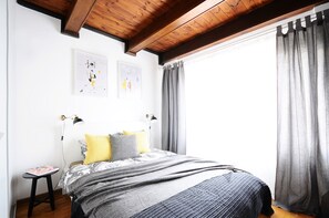 Departamento, Terraza | Decoración personalizada, muebles diferentes y escritorio 