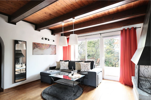 Apartment, Terrace | Living room | 41-inch TV with cable channels - A Place Like Home Apartamenty Horeszkow (Gdansk)