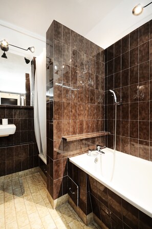 Apartment | Bathroom