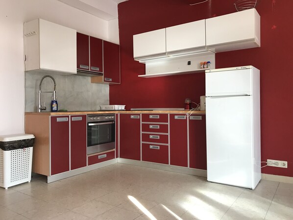 Phòng, phòng tắm dùng chung (5 PERSONS) | Bếp chung