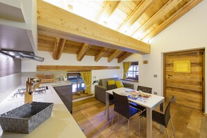 House, 1 Bedroom (3 people) | Private kitchen | Full-size fridge, microwave, stovetop, electric kettle - Alagna2000 (Alagna Valsesia)