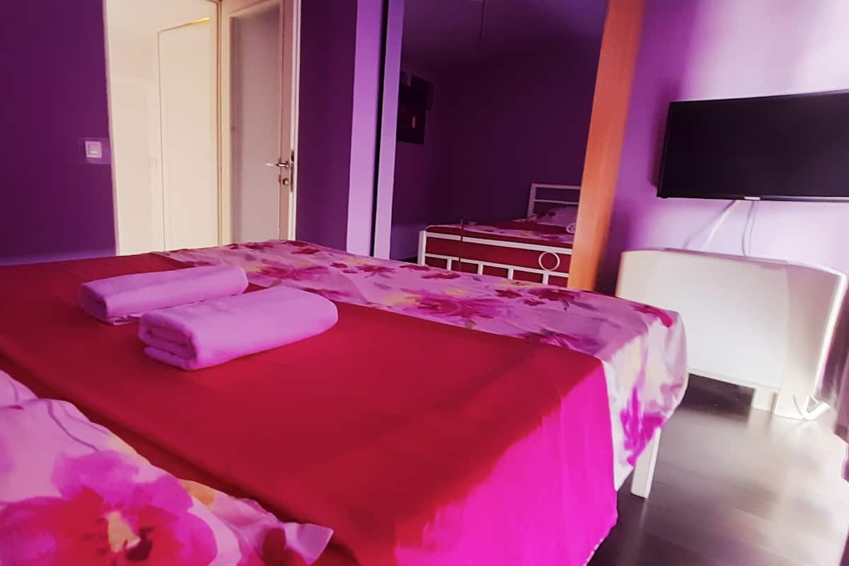 Maisonette, 1 Schlafzimmer, Balkon | 1 Schlafzimmer, schallisolierte Zimmer, Bügeleisen/Bügelbrett