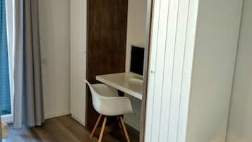 Desk, laptop workspace, soundproofing, free WiFi