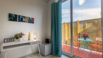 Camera familiare, balcone, vista giardino | Vista balcone