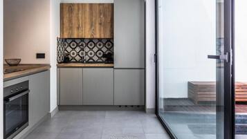 Mini-frigorifero, macchina per tè/caffè, bollitore elettrico