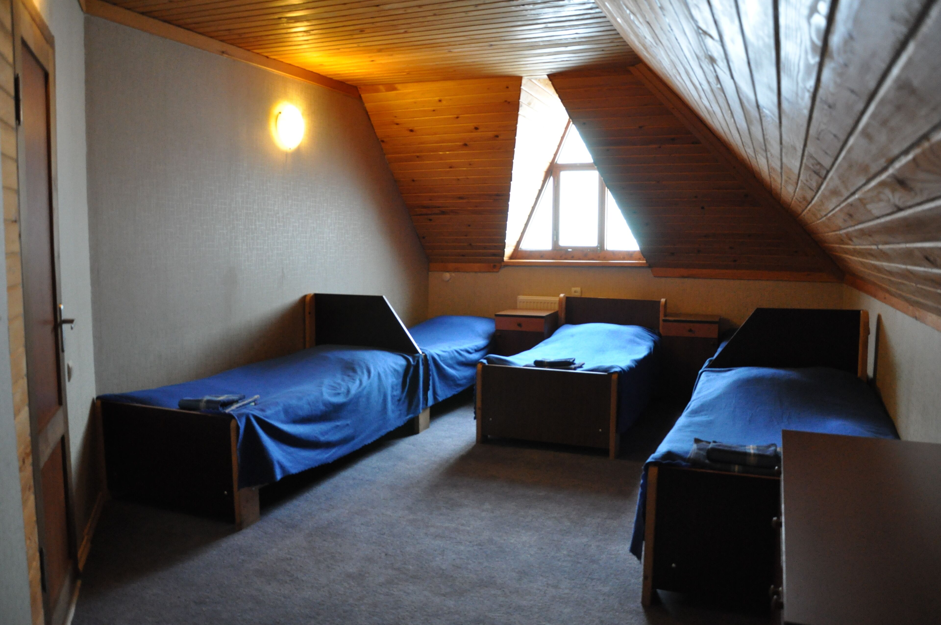 Phòng dành cho gia đình | Két bảo mật tại phòng, trang trí khác biệt 