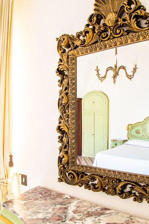 7 bedrooms, WiFi, bed sheets - Villa in Capri town & Private Yacht (Capri)
