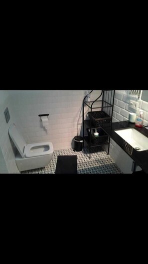 Shower, towels - Rio Turia B&B (Valencia)