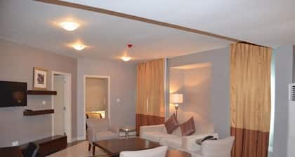 De Brass Suites Hotel