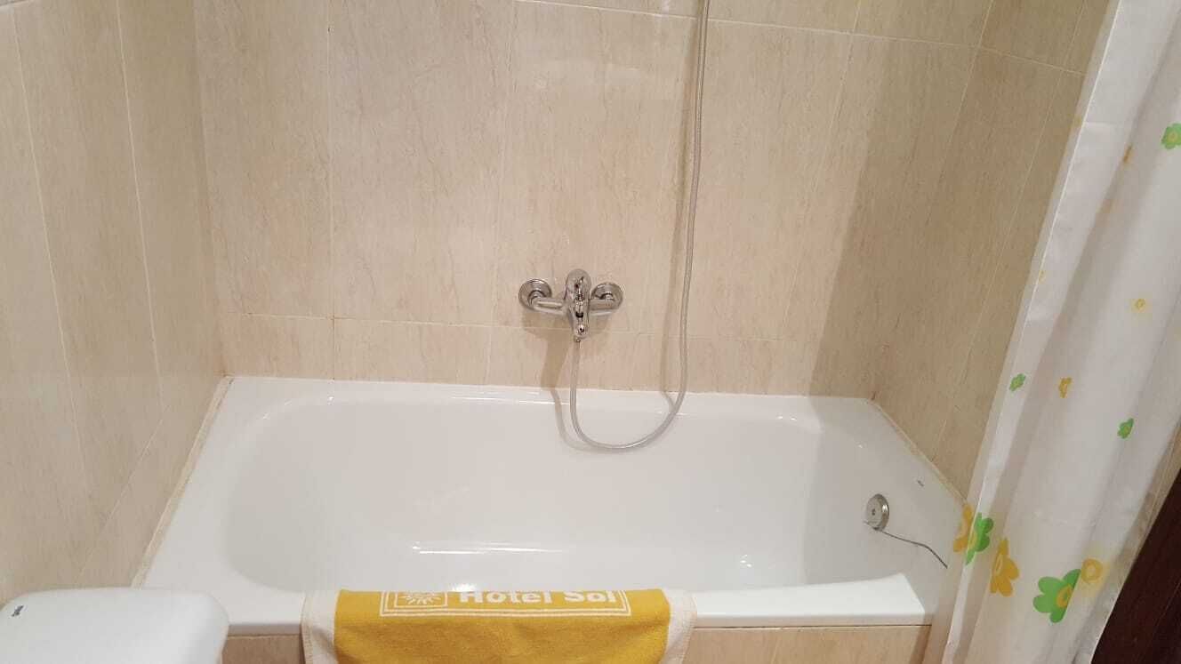 deep-soaking bathtub